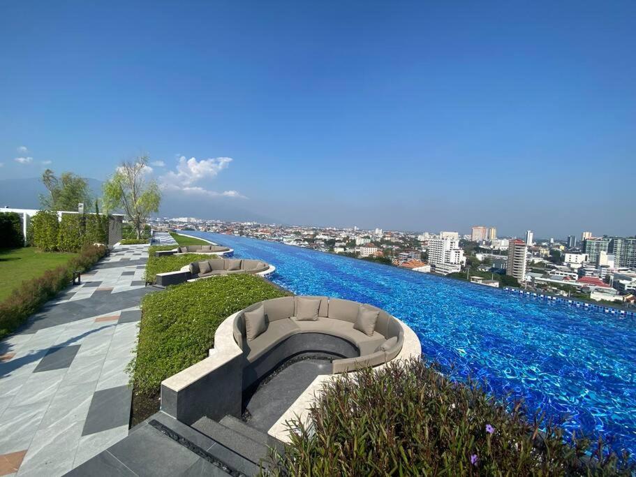 New & Cozy 2 Bedroom @ The Astra Sky River شيانغ ماي المظهر الخارجي الصورة